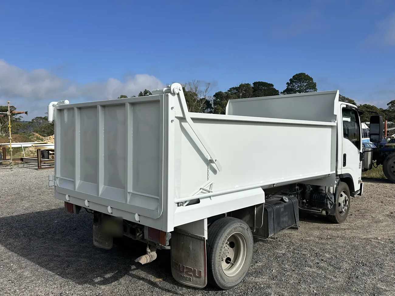 Truck tipper body sandblasted and repainted white